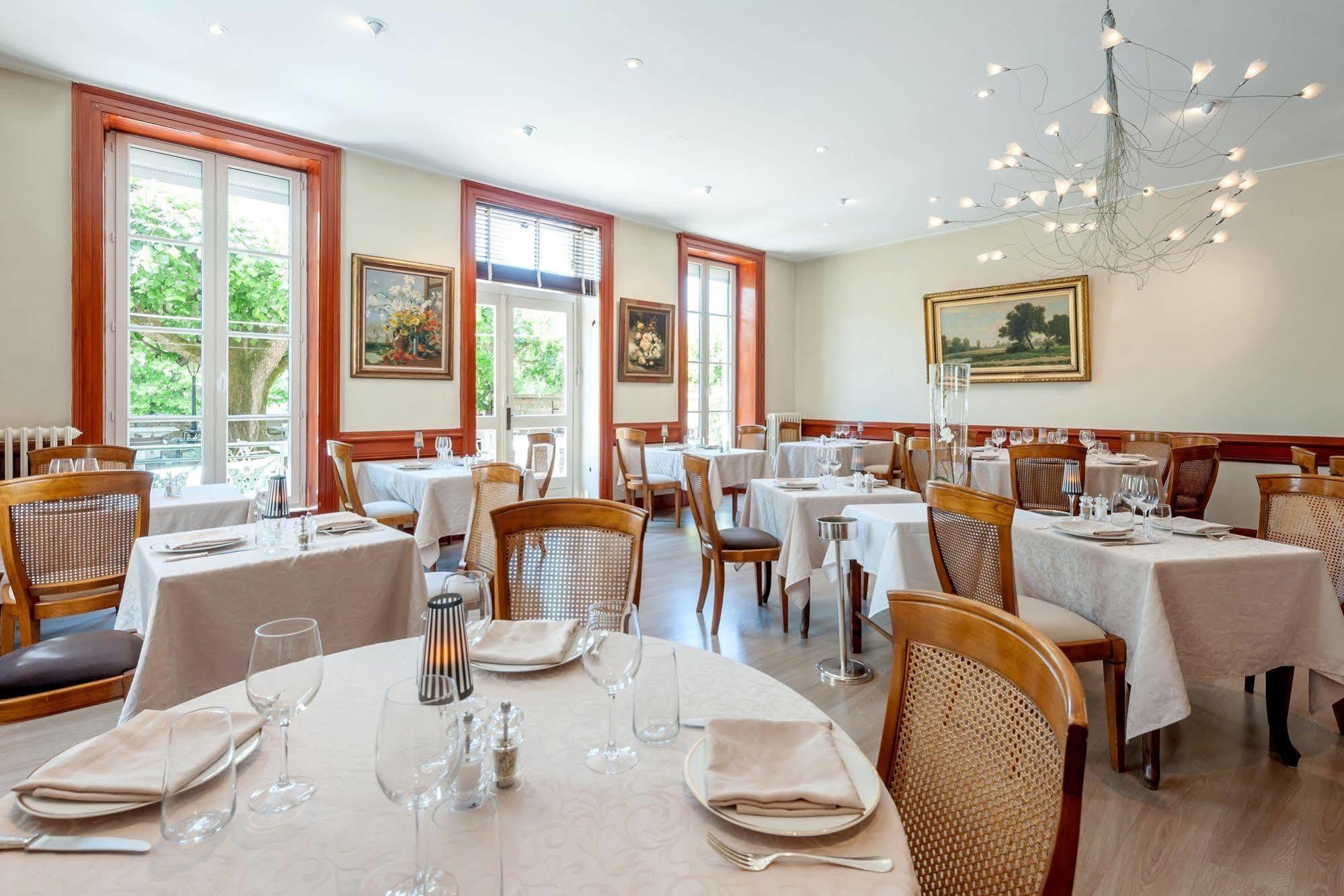 Hotel Restaurant Emile Job Montmerle-sur-Saone Εξωτερικό φωτογραφία