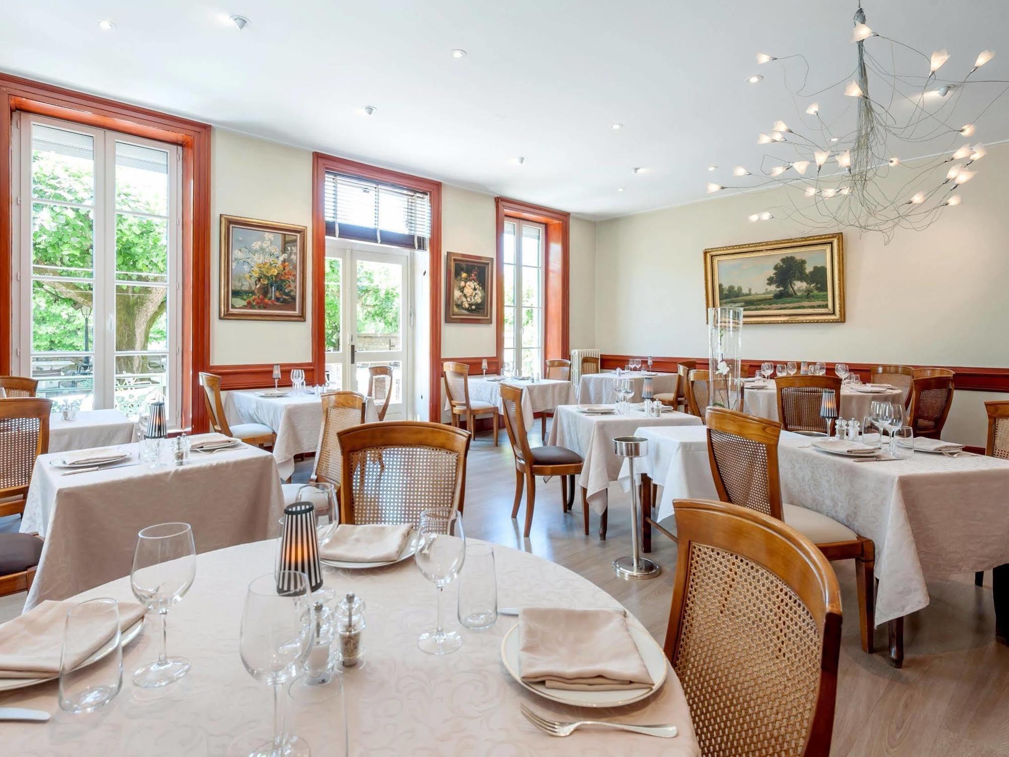 Hotel Restaurant Emile Job Montmerle-sur-Saone Εξωτερικό φωτογραφία