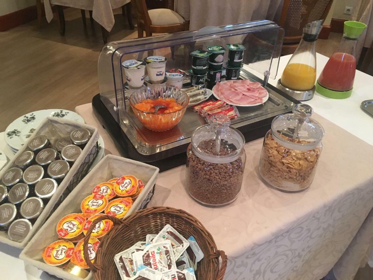 Hotel Restaurant Emile Job Montmerle-sur-Saone Εξωτερικό φωτογραφία